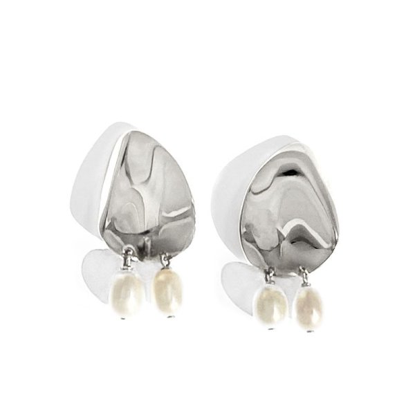 画像1: BIKO - Petal Pearl Studs ペタル パールスタッズピアス - Silver (1)